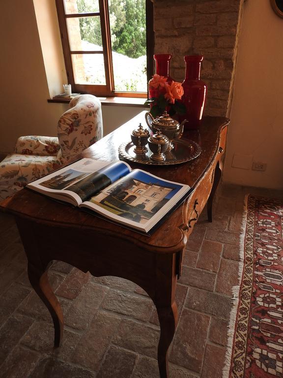 Гостевой дом Relais Borgo Di Toiano Совичилле Экстерьер фото