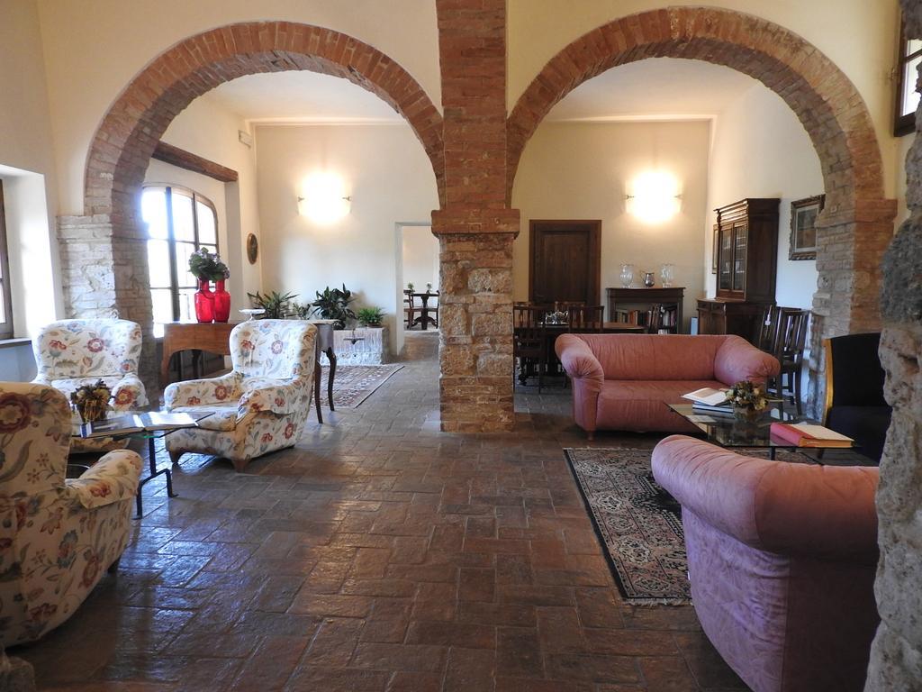 Гостевой дом Relais Borgo Di Toiano Совичилле Экстерьер фото