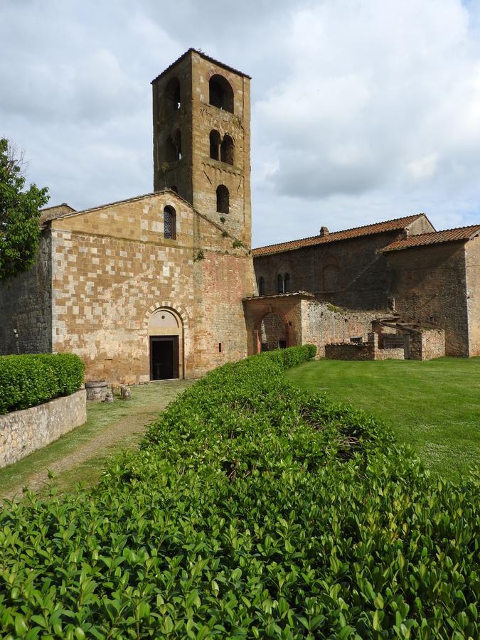 Гостевой дом Relais Borgo Di Toiano Совичилле Экстерьер фото